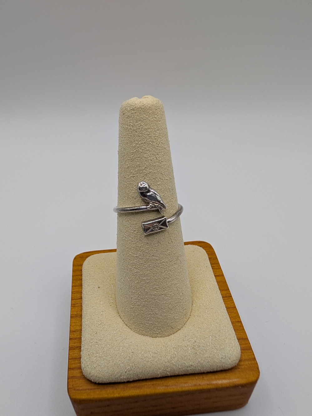 Alex and Ani 925 Sterling Silver Harry Potter Hedwig Owl Post Envelope Ring 6.5